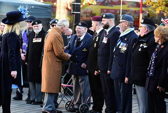 His Majesty The King Visits Luton AFVBC Members